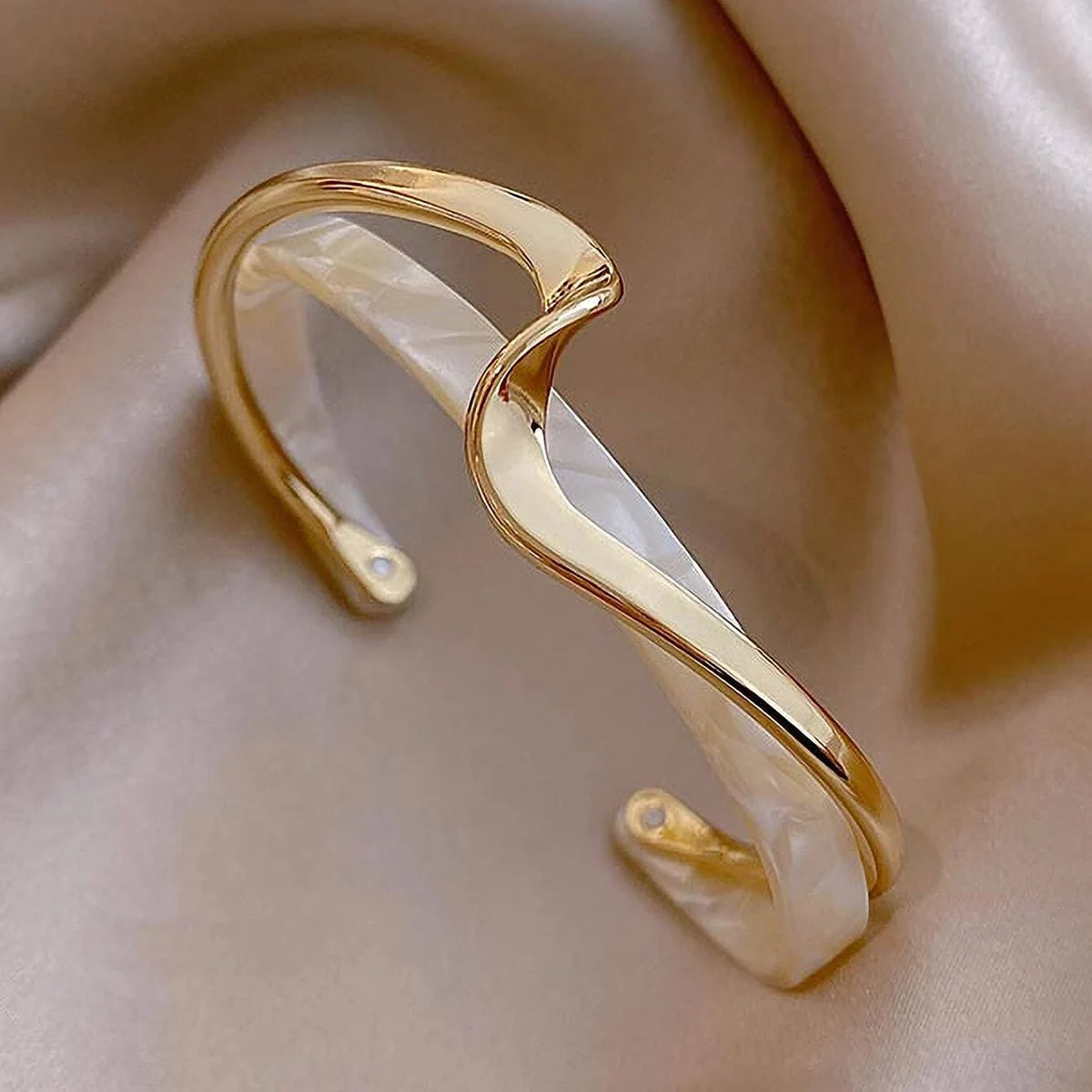 Aurora Wave - Elegant Bracelet Jewelry